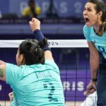 Seleção feminina de vôlei sentado vence a segunda em Paris