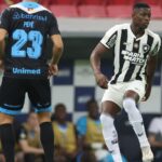 Botafogo empata com Grêmio e vê vantagem diminuir no Brasileiro