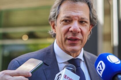 Haddad confirma envio de PEC sobre revisão de gastos