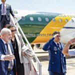 Lula desembarca em Brasília após problema com avião no México