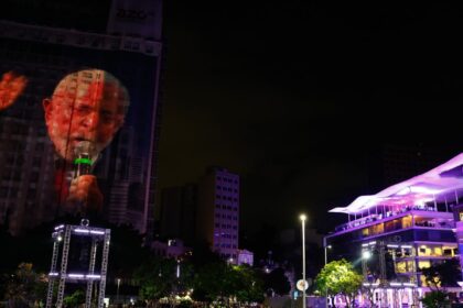 Lula promete zerar fome no país até fim do mandato