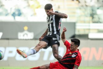 Athletico-PR perde e cai para a Série B do Brasileiro