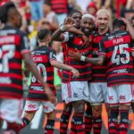 Flamengo vence e tira Inter da briga pelo título brasileiro