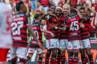 Flamengo vence e tira Inter da briga pelo título brasileiro