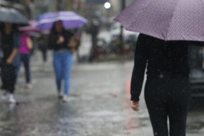 Pancadas de chuva atingem litoral sul e região metropolitana de SP