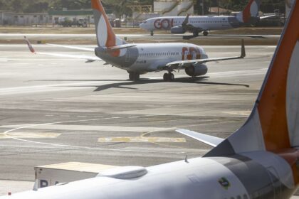 Azul e Gol assinam acordo para avaliar fusão entre as aéreas