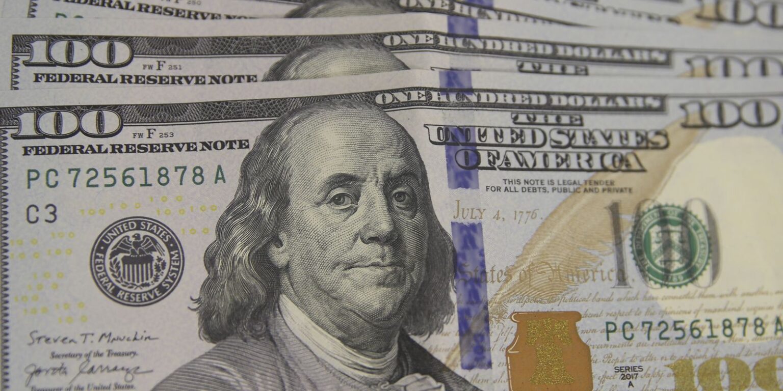 Dólar tem nova queda e bolsa sobe 2,82%, o maior nível desde dezembro