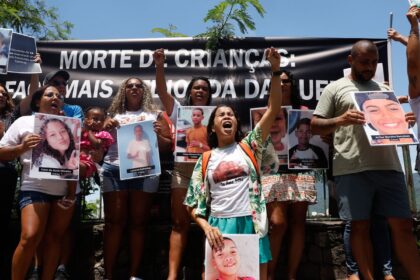 Em cartão postal do Rio, ONG pede volta de memorial de crianças mortas