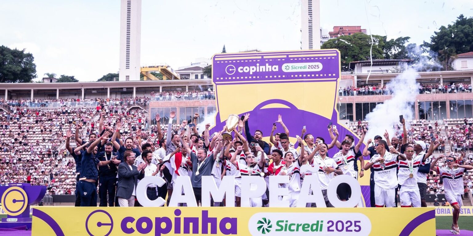 São Paulo vira sobre o Corinthians e é pentacampeão da Copinha