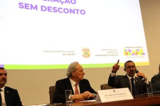 Cinco dirigentes do INSS são afastados por suspeita de irregularidades