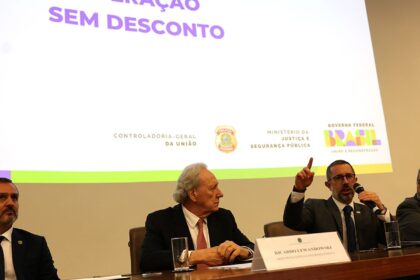 Cinco dirigentes do INSS são afastados por suspeita de irregularidades