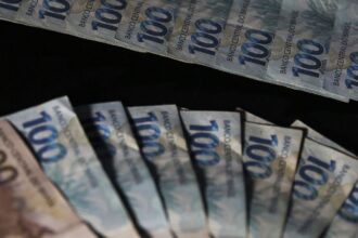 Decreto mantém restrição de R$ 121,5 bi no Orçamento até maio