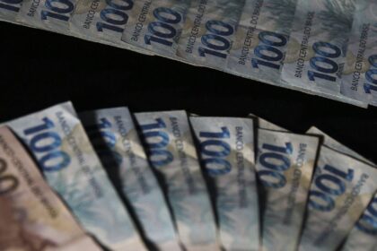 Decreto mantém restrição de R$ 121,5 bi no Orçamento até maio