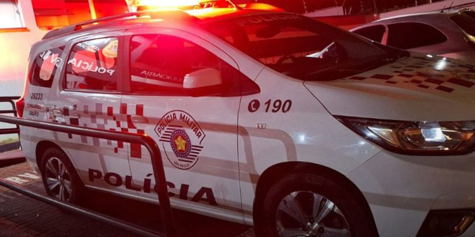 Moradores de favela paulistana fazem barricada contra ação policial