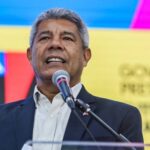 Jerônimo sanciona lei para contratar R$ 600 milhões e impulsionar obras do VLT em Salvador