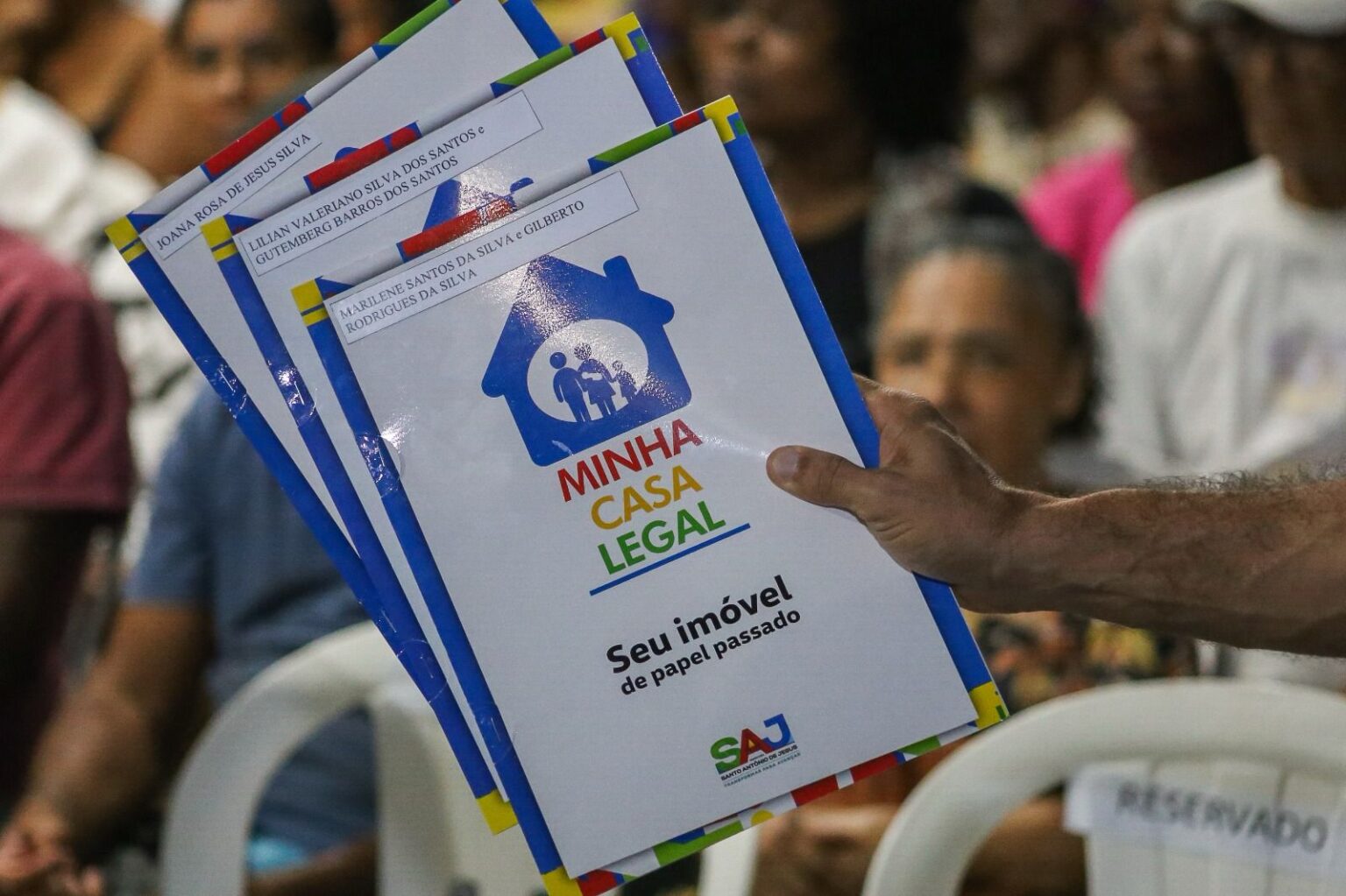 Prefeitura de Santo Antônio de Jesus realizou entrega de títulos de Regularização Fundiária para moradores do bairro Santa Madalena – Prefeitura de Santo Antônio de Jesus - BA