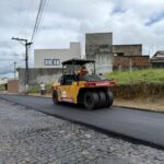 Prefeitura de Santo Antônio de Jesus realizou obra de asfaltamento do trecho entre os bairros Maria Preta e Cajueiro – Prefeitura de Santo Antônio de Jesus - BA