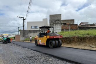Prefeitura de Santo Antônio de Jesus realizou obra de asfaltamento do trecho entre os bairros Maria Preta e Cajueiro – Prefeitura de Santo Antônio de Jesus - BA