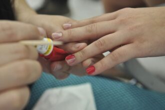 Serviços crescem 0,3% em março, na segunda alta seguida