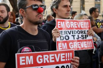 Servidores da Justiça de SP suspendem greve