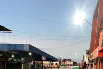 Via na Praça Duque de Caxias é liberada após avanço nas obras da nova estrutura da Feira Livre – Prefeitura de Santo Antônio de Jesus - BA