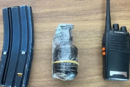 ARMAMENTO PESADO! Polícia encontra granada e carregador de fuzil em Porto Seguro