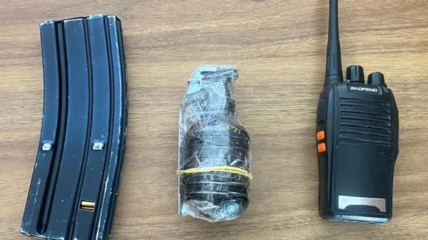 ARMAMENTO PESADO! Polícia encontra granada e carregador de fuzil em Porto Seguro