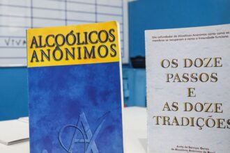 Alcoólicos Anônimos, que faz 90 anos, tem maior participação feminina