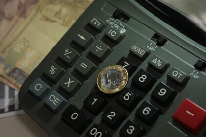 Atividade econômica brasileira cresce 0,2% em abril