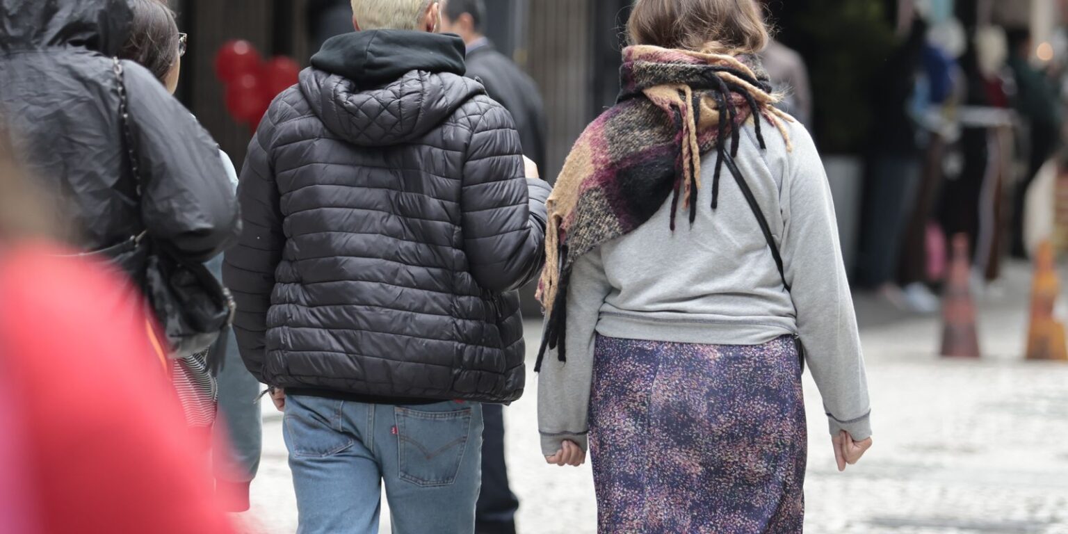 Defesa Civil alerta para ventos fortes na faixa leste de São Paulo