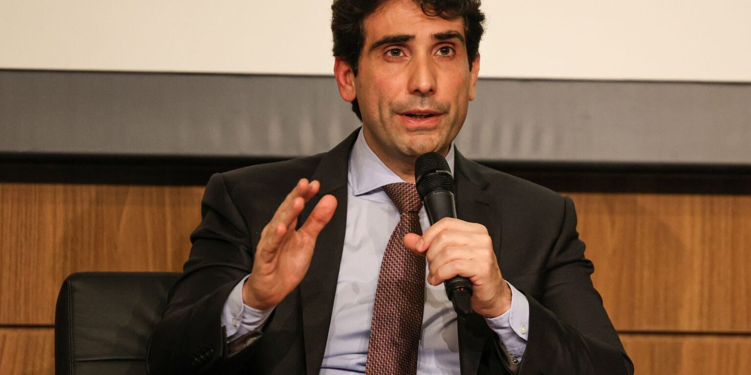 Galípolo diz que IOF não deveria ser usado para arrecadar