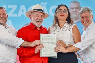 Governo assina acordo para acelerar regularização fundiária