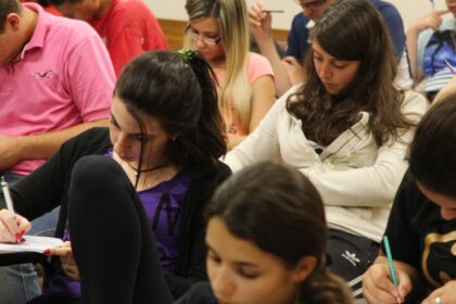 Inscrições para concorrer às bolsas do Prouni começam nesta segunda