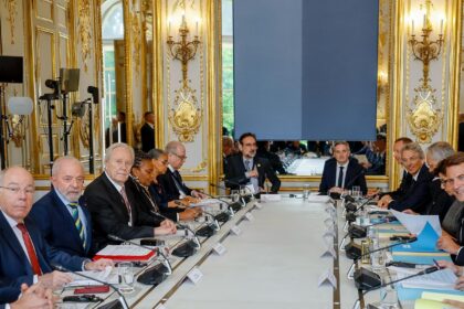 Macron pede inclusão de cláusulas-espelho para acordo UE-Mercosul