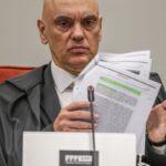 Moraes diz que defesa de Bolsonaro poderá acompanhar acareação de Cid