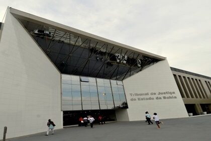 TJ-BA emite nota sobre greve dos servidores do judiciário e aponta preocupação com impacto da paralisação