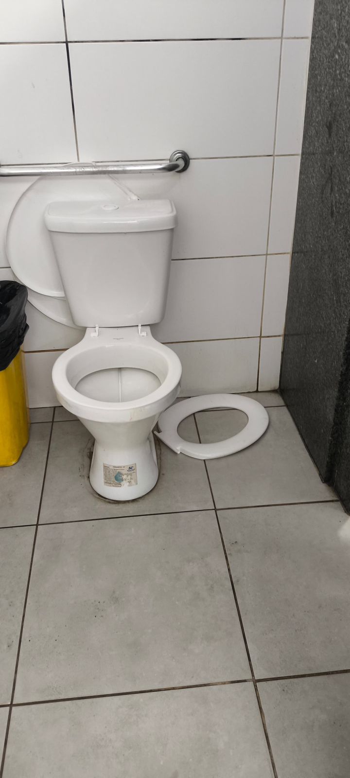 Prefeitura de Santo Antônio de Jesus evidencia atos de vandalismo em banheiros públicos – Prefeitura de Santo Antônio de Jesus - BA