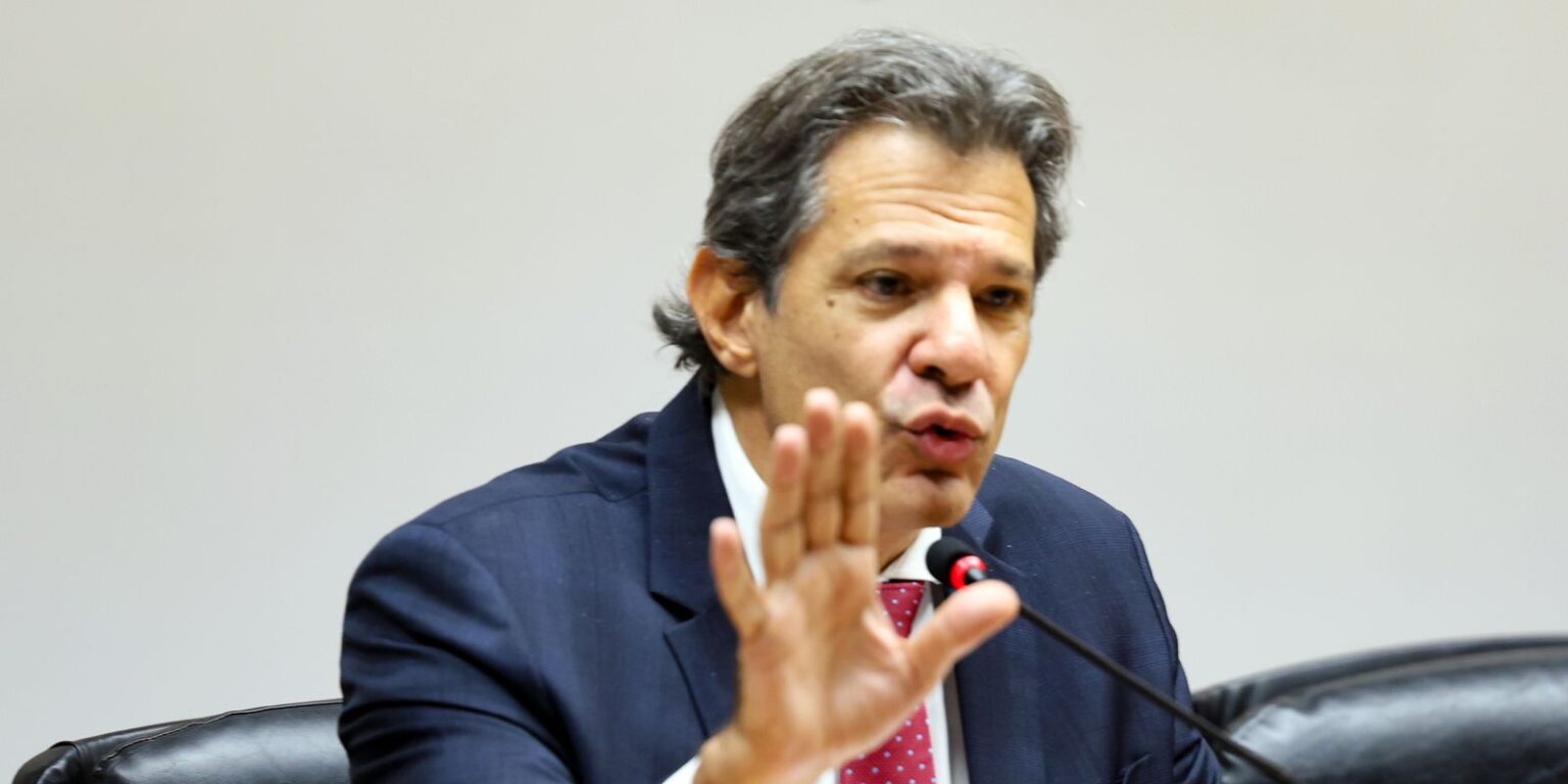 Brasil não sairá da mesa de negociação com EUA, diz Haddad