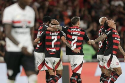 Flamengo vence São Paulo por 2 a 0 no retorno do Brasileiro