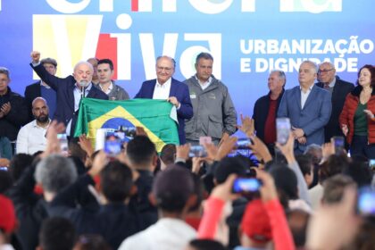 Lula anuncia programa que investirá R$ 4,67 bilhões em bairros pobres