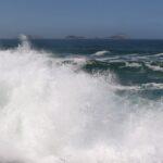 Marinha mantém alerta de ondas fortes no Rio até quinta-feira