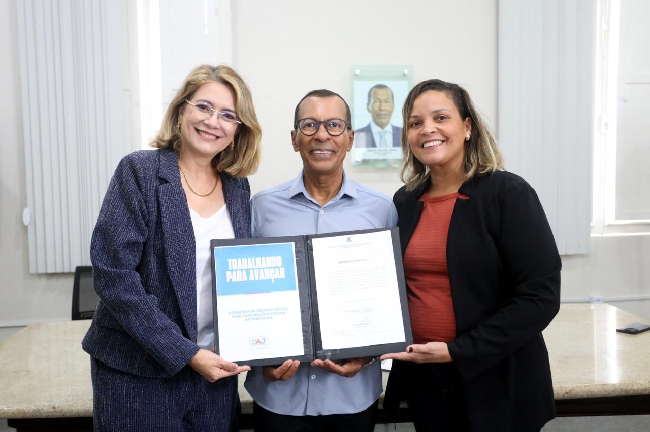 Prefeitura de Santo Antônio de Jesus realizou assinatura da ordem de serviço para conclusão da construção da Escola Municipal Antônio Fraga – Prefeitura de Santo Antônio de Jesus - BA