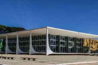 Réu fala em “silêncio ensurdecedor” do Exército sobre acampamentos