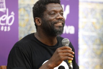 Escritor marfinense compara situação de Gaza com violência colonial