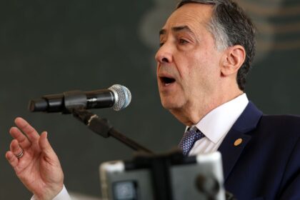 Barroso diz que país precisa de recomeço e pacificação