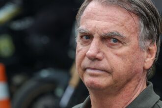 Bolsonaro passa mal e é levado para hospital em Brasília