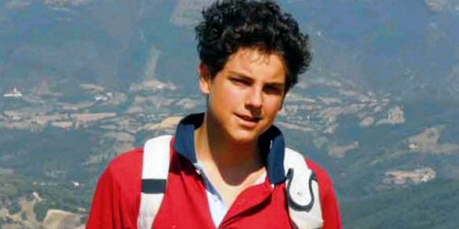 Canonização do 1º santo millennial acontece neste domingo no Vaticano