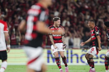 Com direito a gol relâmpago, Flamengo derrota Estudiantes no Maracanã