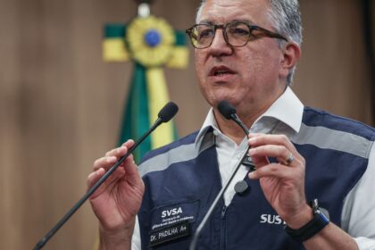 Padilha determina notificação imediata de casos de intoxicação por metanol