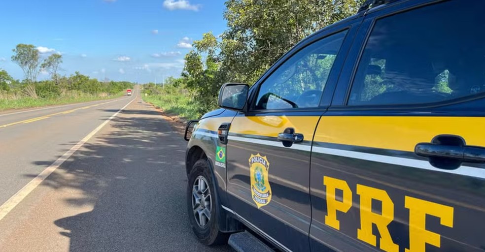 Batida entre dois carros na BR-349 deixa quatro mortos e três feridos na Bahia